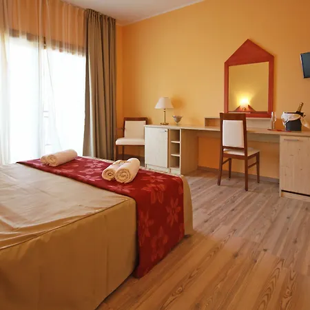 Ta 2 Pefka 4* Sithonia