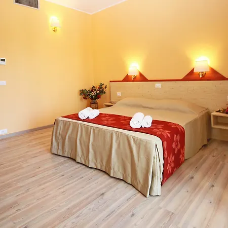 Ta 2 Pefka Hotel